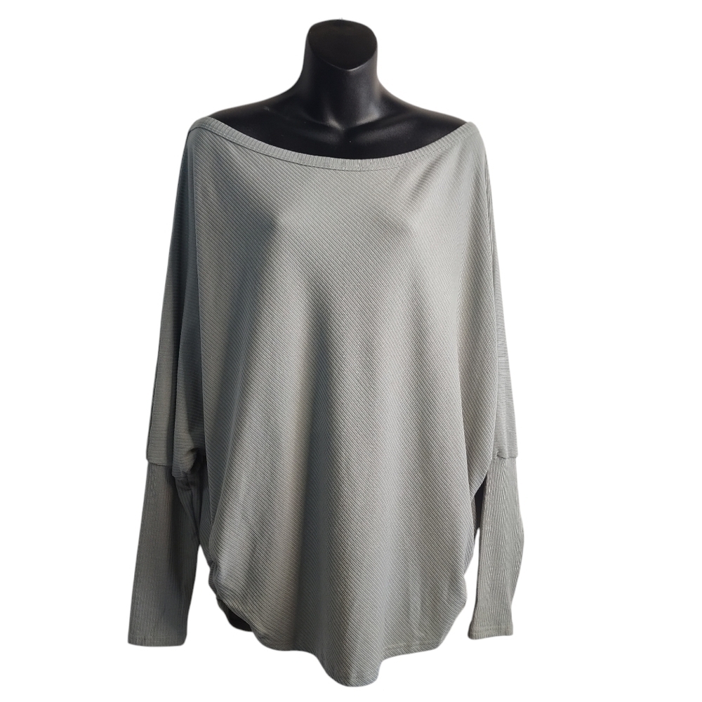 Women's Gray Batwing Sleeved Sweater Size Large NWT